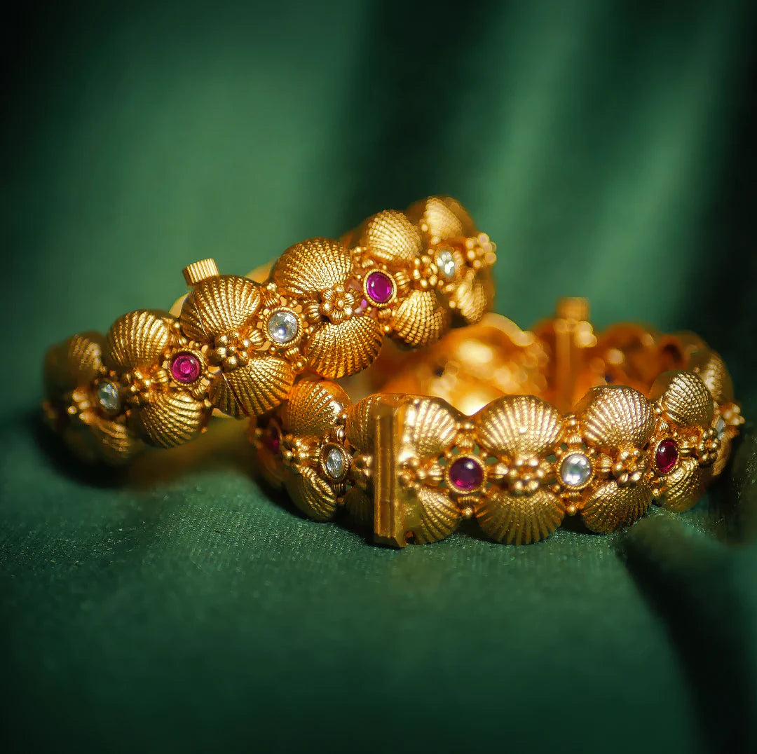 Bridal Bangle Rental in Kerala – Antique, Temple & Matte Finish Designs