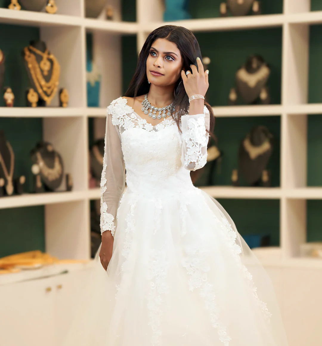 Christian Wedding Gown Rental in Kerala – White Gowns & Veils for Brides