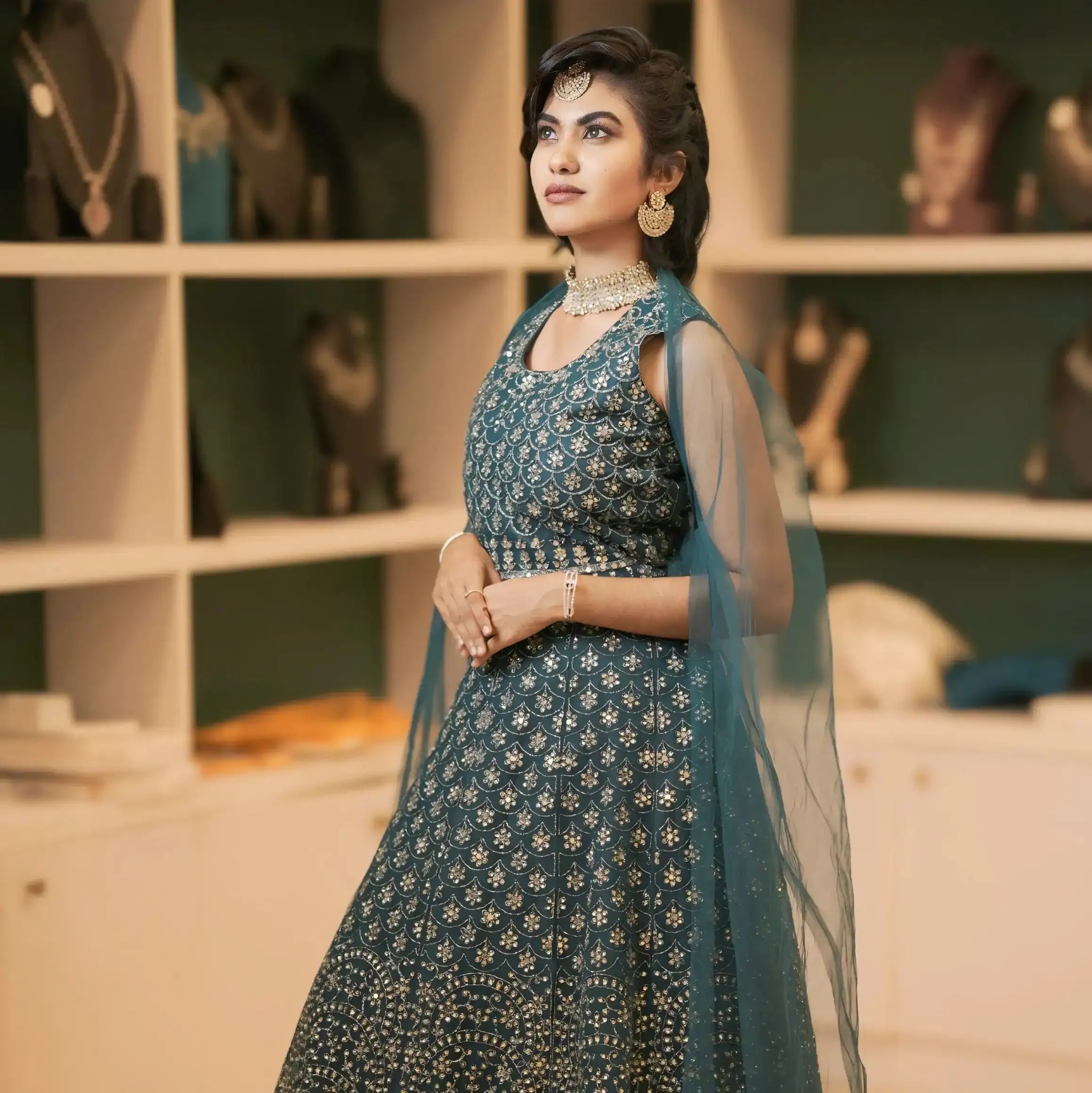 Teal Blue Crop Top Rental Kerala | Wedding Outfit Posh Wedding Rental Teal Blue Crop Top Rental Kerala | Wedding Outfit Posh Wedding Rental